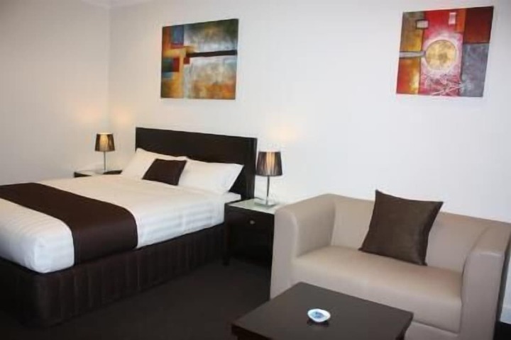 Room 3 of 43