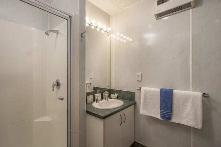 Room 40 of 46