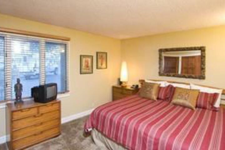Room 11 of 20
