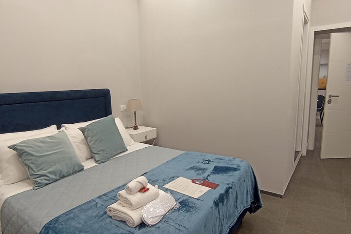 Room 19 of 28