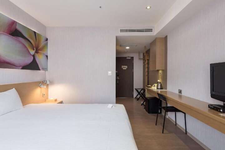 Room 16 of 56