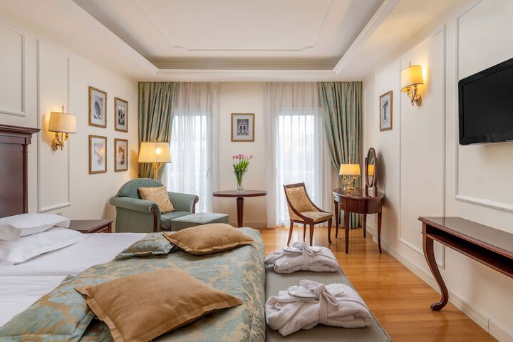 Room 9 of 60