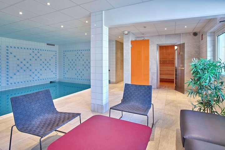 Pool Hotel