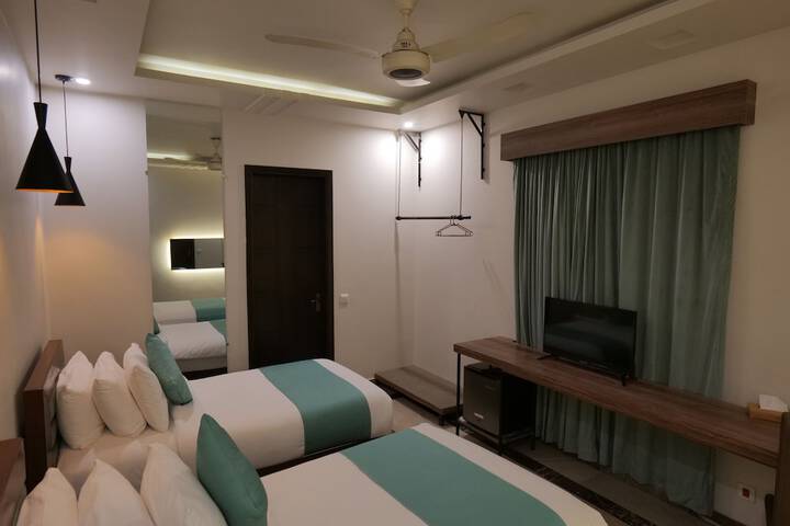 Room 16 of 41
