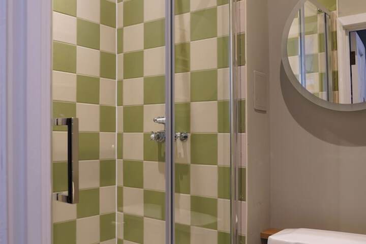 Room 20 of 32