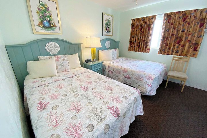Room 6 of 16