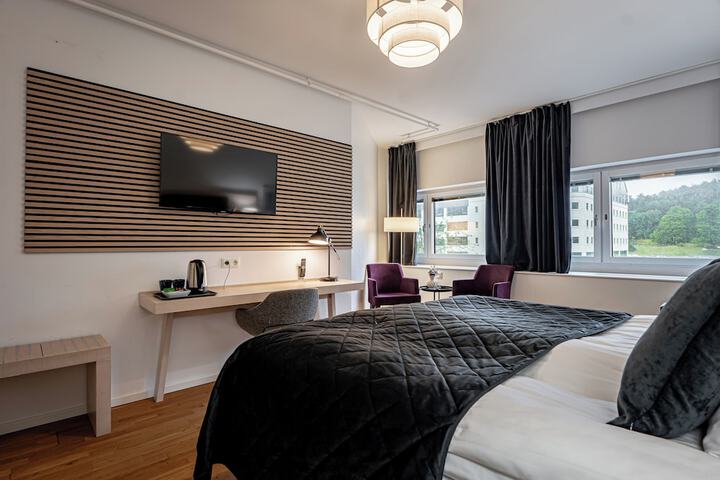 Room 63 of 185