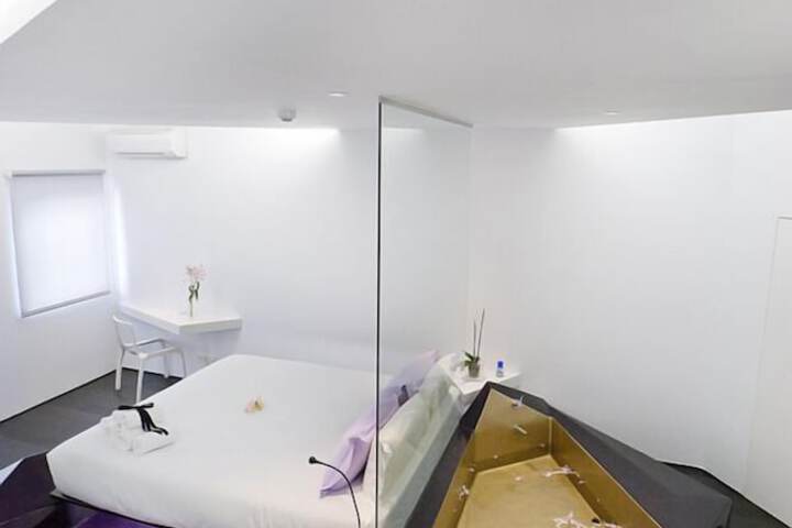 Room 4 of 56
