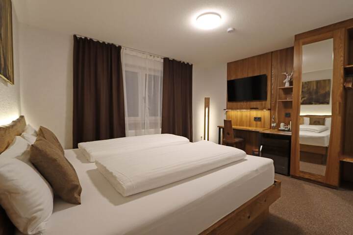 Room 15 of 121