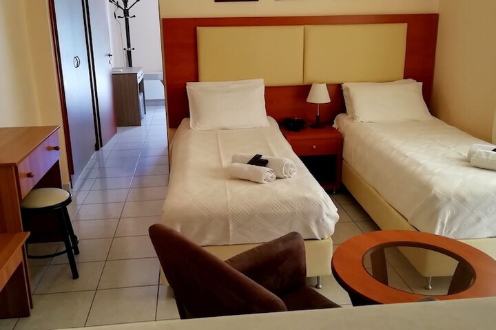 Room 16 of 49