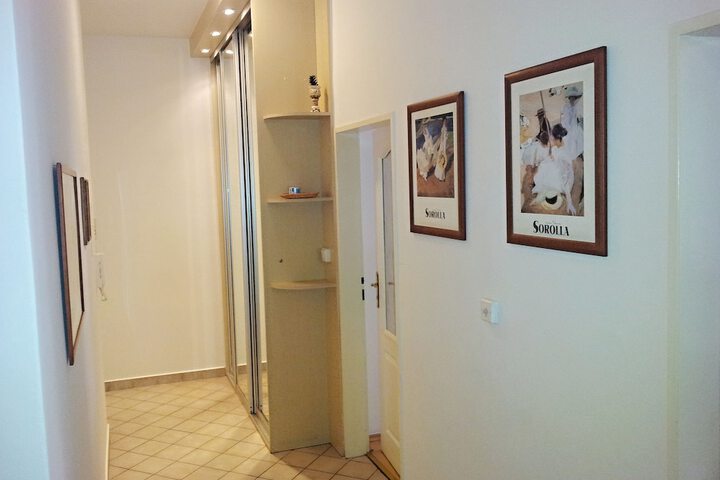 Room 11 of 209