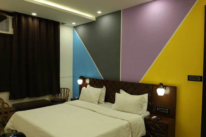 Room 10 of 21