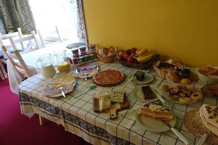 Breakfast/Coffee Service 33 of 46