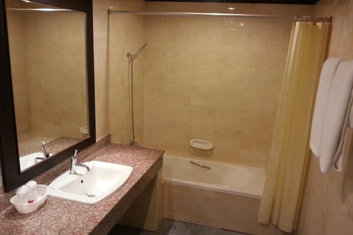 Room 21 of 31