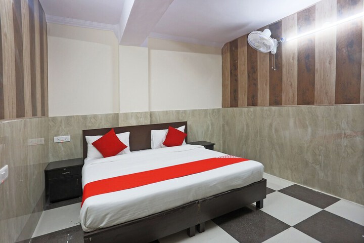 Room 18 of 27