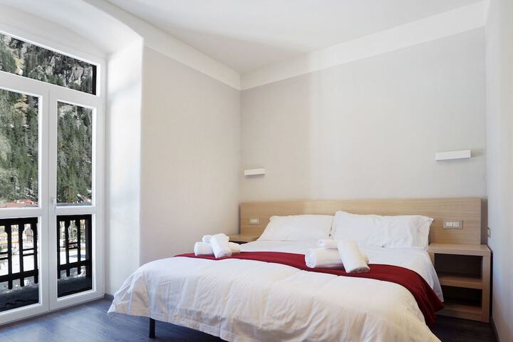 Room 13 of 47