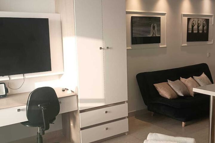 Room 4 of 34