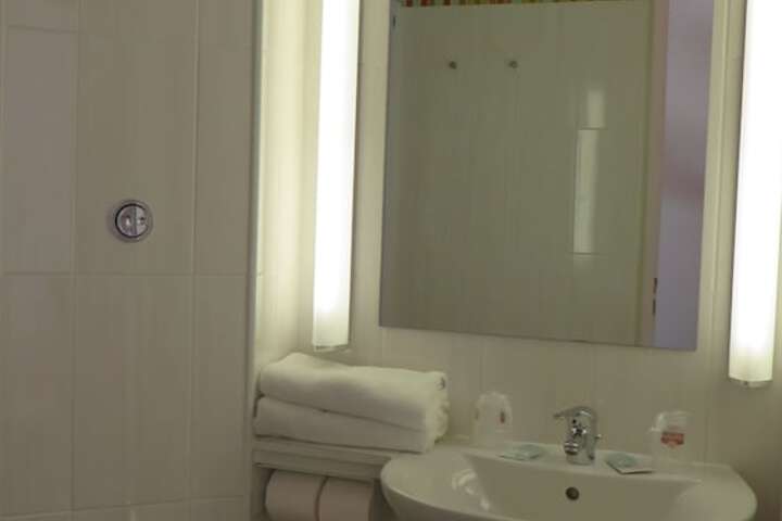 Room 19 of 48