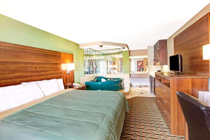 2 Queen Beds (4 of 8)