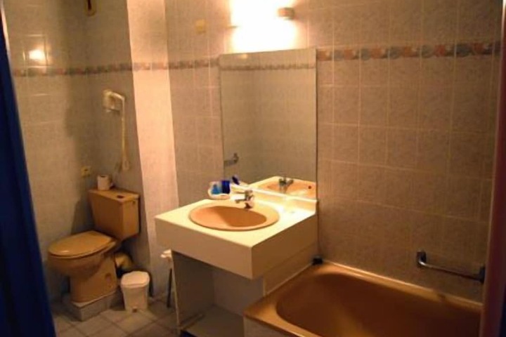 Room 18 of 39