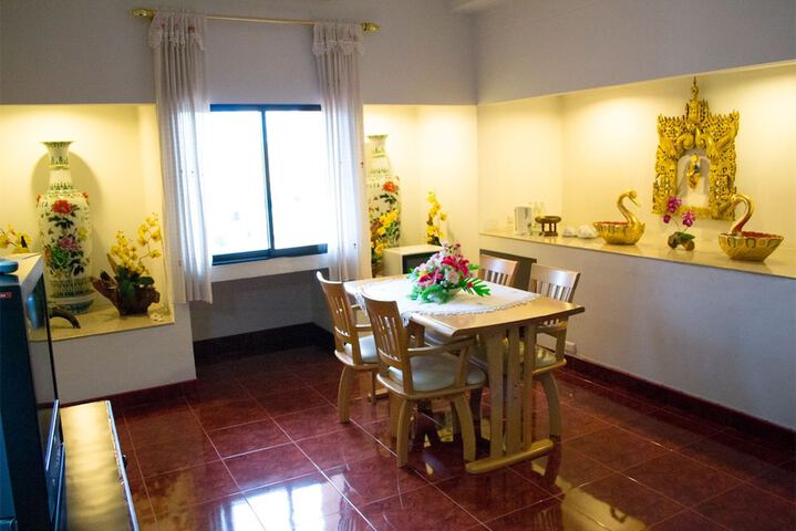 Room 30 of 82