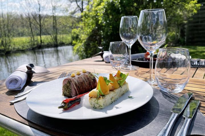 Dining 64 of 76