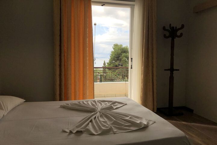 Room 8 of 14