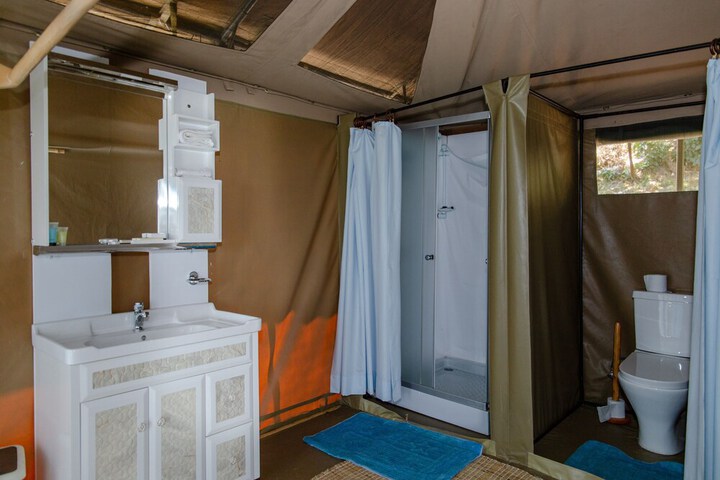 Room 10 of 98