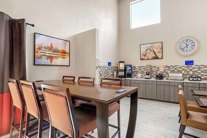 Breakfast area
