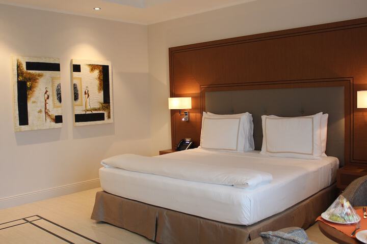 Room 44 of 125
