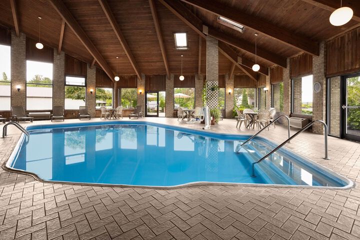 Pool Hotel