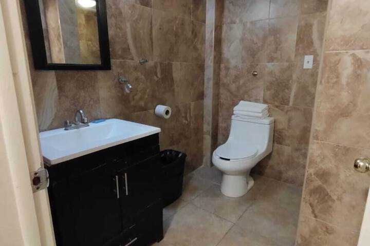 Room 4 of 7