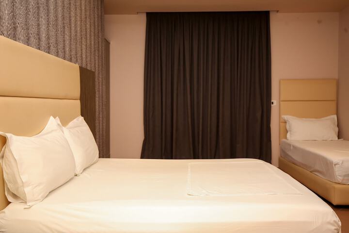 Room 40 of 218