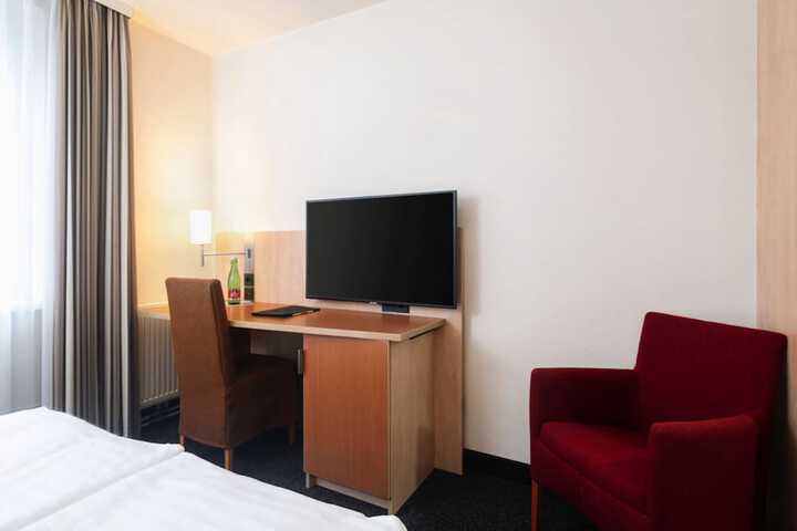 Room 45 of 90