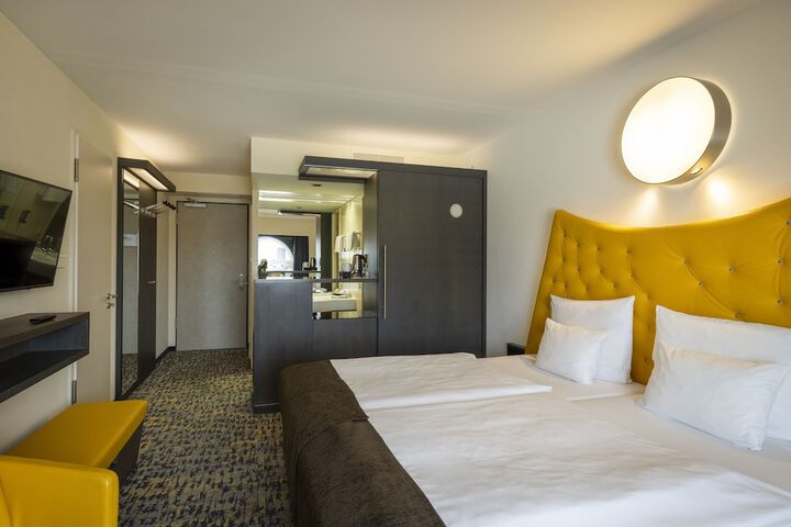 Room 17 of 52