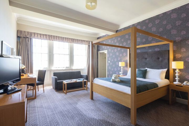 Room 45 of 100