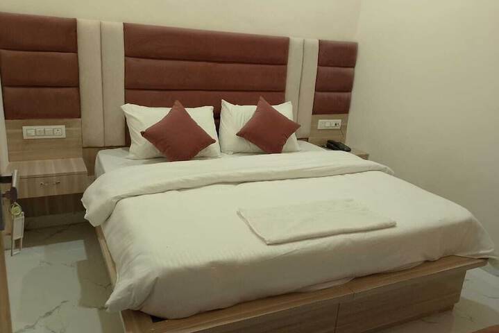 Room 11 of 22