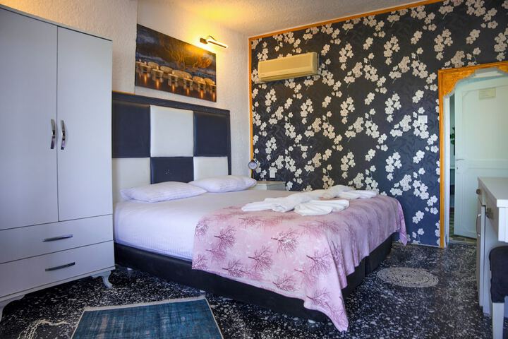 Room 9 of 60