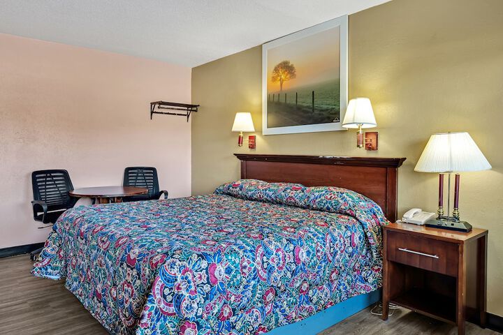 Room 9 of 30