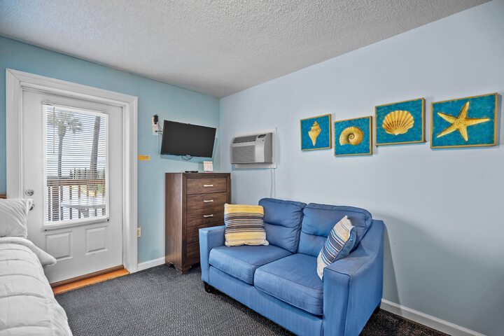 Room 16 of 90
