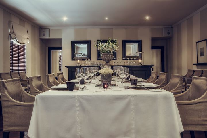 Dining 42 of 72