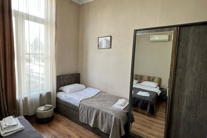 Room 15 of 30