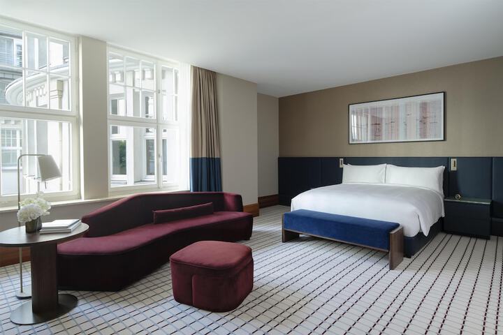 Room 27 of 168