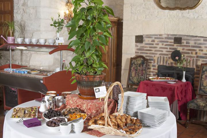 Breakfast/Coffee Service 64 of 153