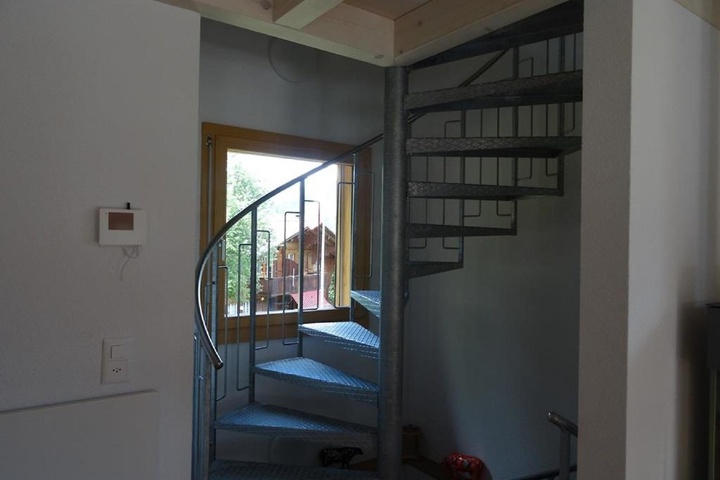 Room 9 of 12