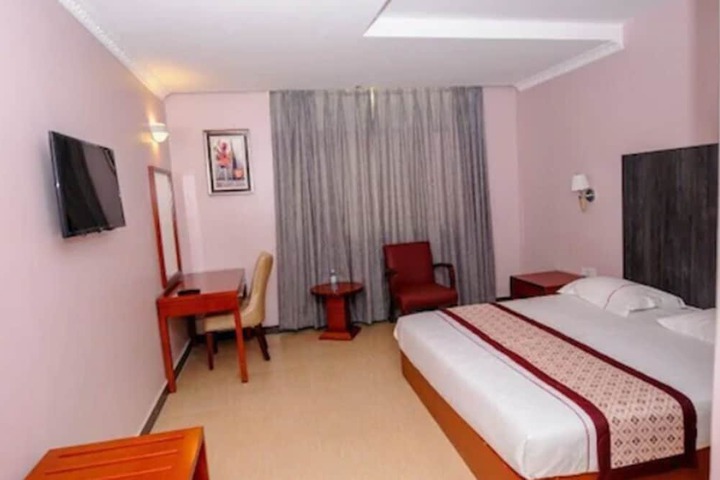 Room 16 of 75