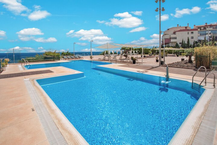 Hotel Pool