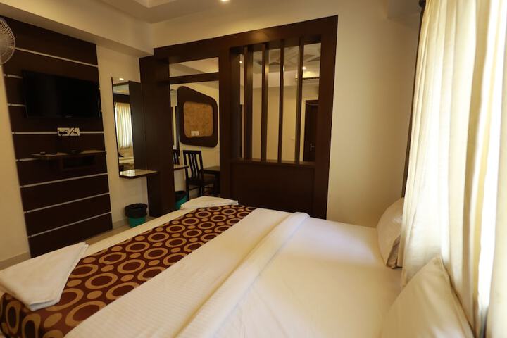 Room 4 of 14