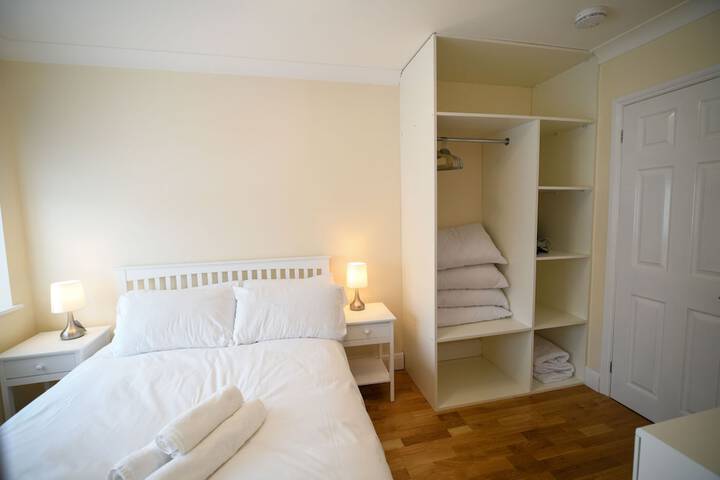 Room 2 of 34