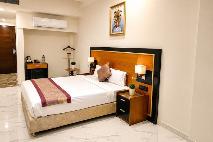 Room 9 of 22